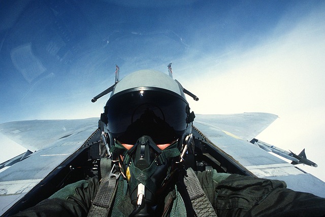 **Efekt "Ukrytego Piętra": Jak terapia akceptacji i zaangażowania (ACT) pomaga pokonać lęk wysokości u pilotów.** - 1 2025
